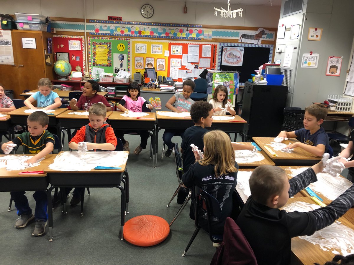 QueenLean44's tweet image. There’s no day like a “snow day” in the classroom 😉!  #mcusd185