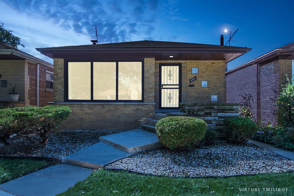 realtormag's tweet photo. Virtual twilight photos aren’t just for luxury listings. For properties requiring exterior improvements, virtual twilight can add a polished look, improve curb appeal and increase buyer interest in practically any property. https://t.co/ce6sDmpIlD https://t.co/EfhkuEKncA