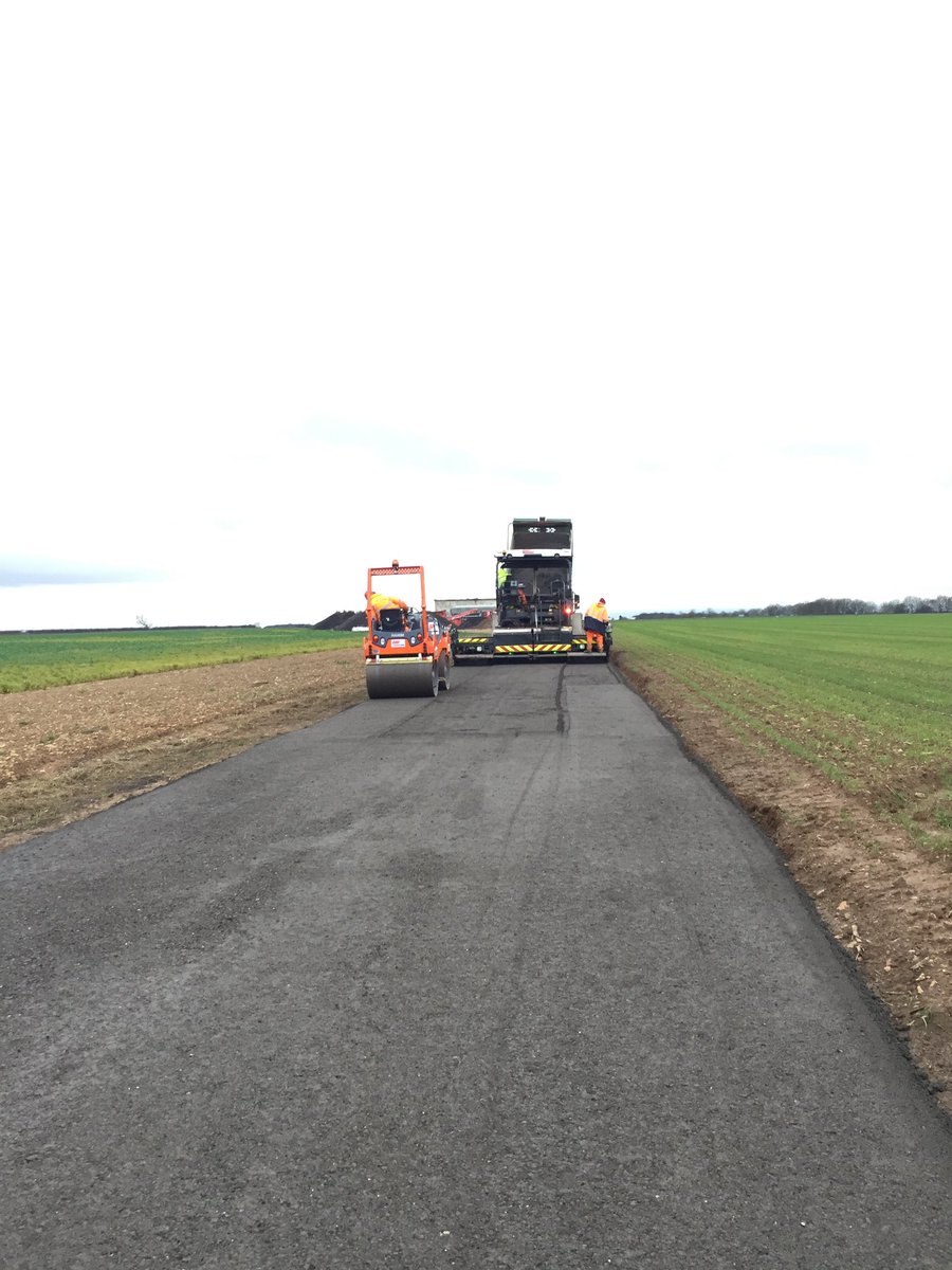 MinsterGroupLtd's tweet photo. Off the belt #recycled old roads into CGBM nothing to #landfill is the aim and a reduction in reliance on #quarries #futureproof #engineering #innovation 👍 https://t.co/uOehQVXEsA
