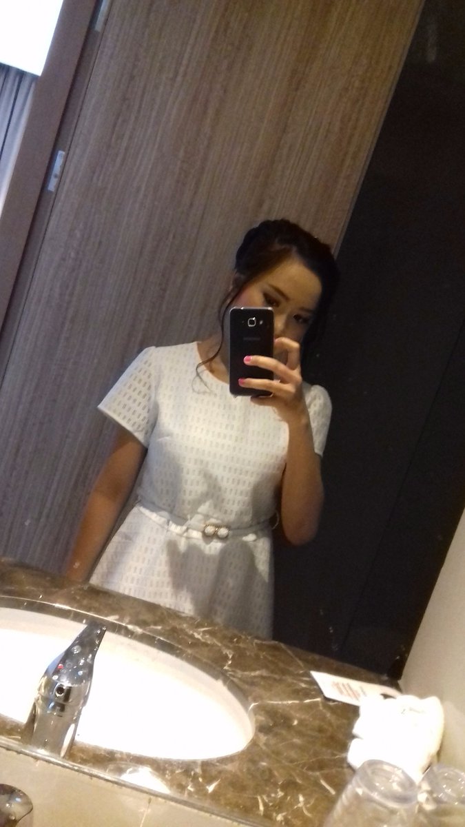 IchaSanas's tweet photo. Entahlah, memasuki diri di umur 21 tahun ini semakin dilema, semakin bimbang, semakin bingung. Ingin biarkan semuanya mengalir sperti air tapi tidak bisa😭
#06december2018 https://t.co/KpkUgLzyCU