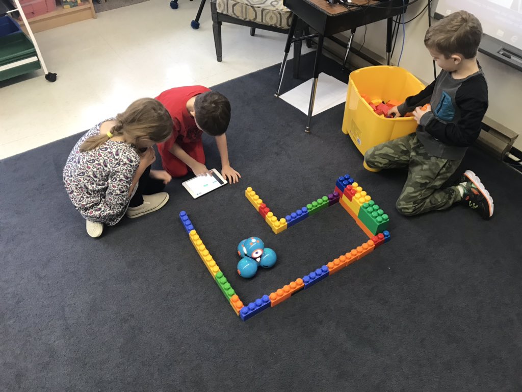 7Pcps's tweet photo. Diving in to the #hourofcode @Wellingtonucdsb with our new robotics!  Great problem solving and collaboration! @UC_ITS @techitan https://t.co/dQbe8SCFOD