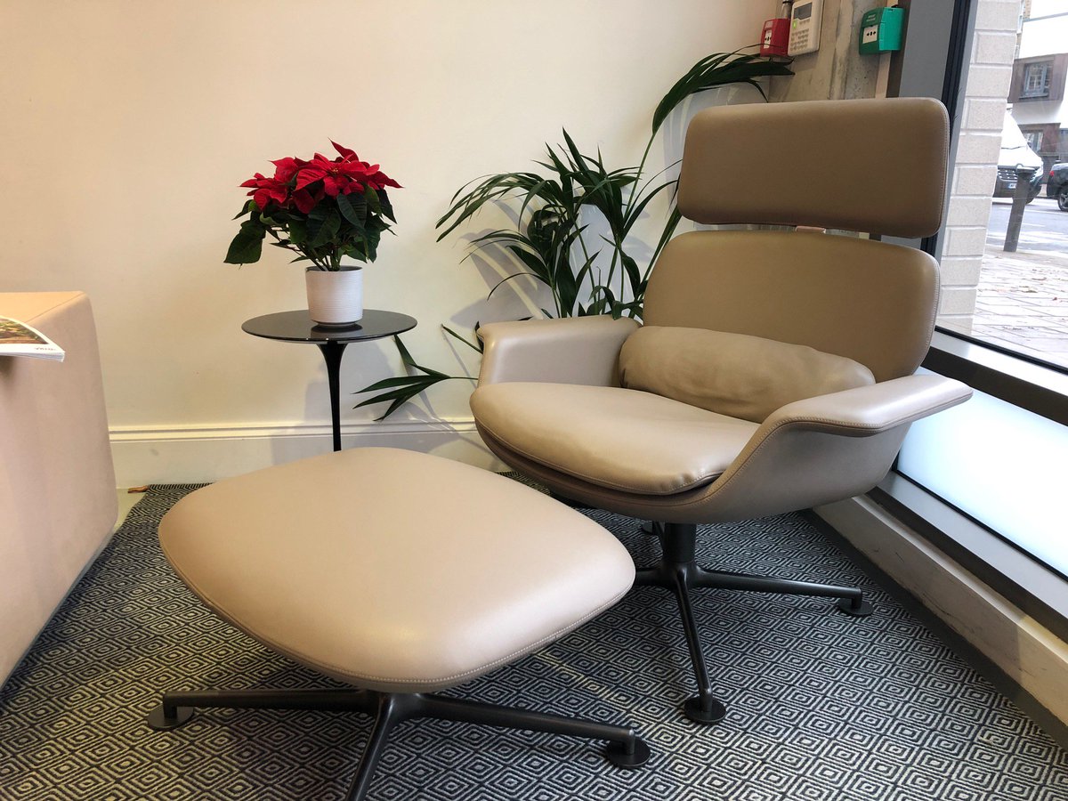 couch_potato_'s tweet photo. Say hello to the KN02 Swivel and Reclining High Back Lounge Chair #Knoll 
https://t.co/0goAksuiDm https://t.co/sLq6AtnRLn