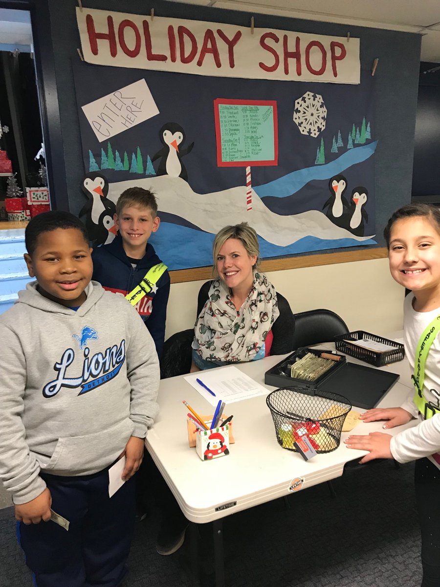 Happy holidays!#roosevelt2020  #wb2020