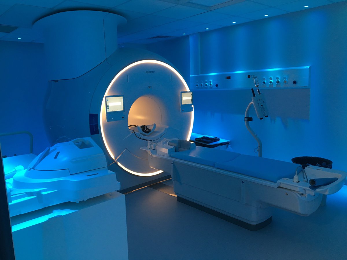 COMMUNIQUÉ DE PRESSE] #Imagerie de pointe : La <a href="/FondARothschild/">Hôpital Fondation Adolphe de Rothschild</a> se dote de deux nouvelles IRM 3 Teslas <a href="/PhilipsFrance/">Philips France</a> de dernière génération.
Consultez notre communiqué de presse en ligne : lnkd.in/d3iQeH2 
#sante #imagerie #patient #radiologie #hospital #recherche #AVC