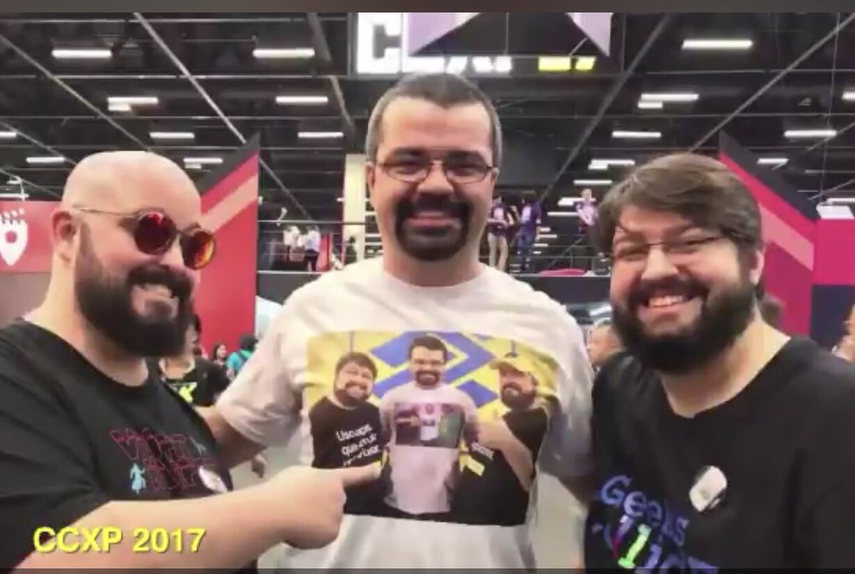 georgebrite's tweet photo. @Nerdbunker Me ajuda a saber onde eles estarão, preciso de outra camisa 😬😬 https://t.co/oCTiLs0ESJ