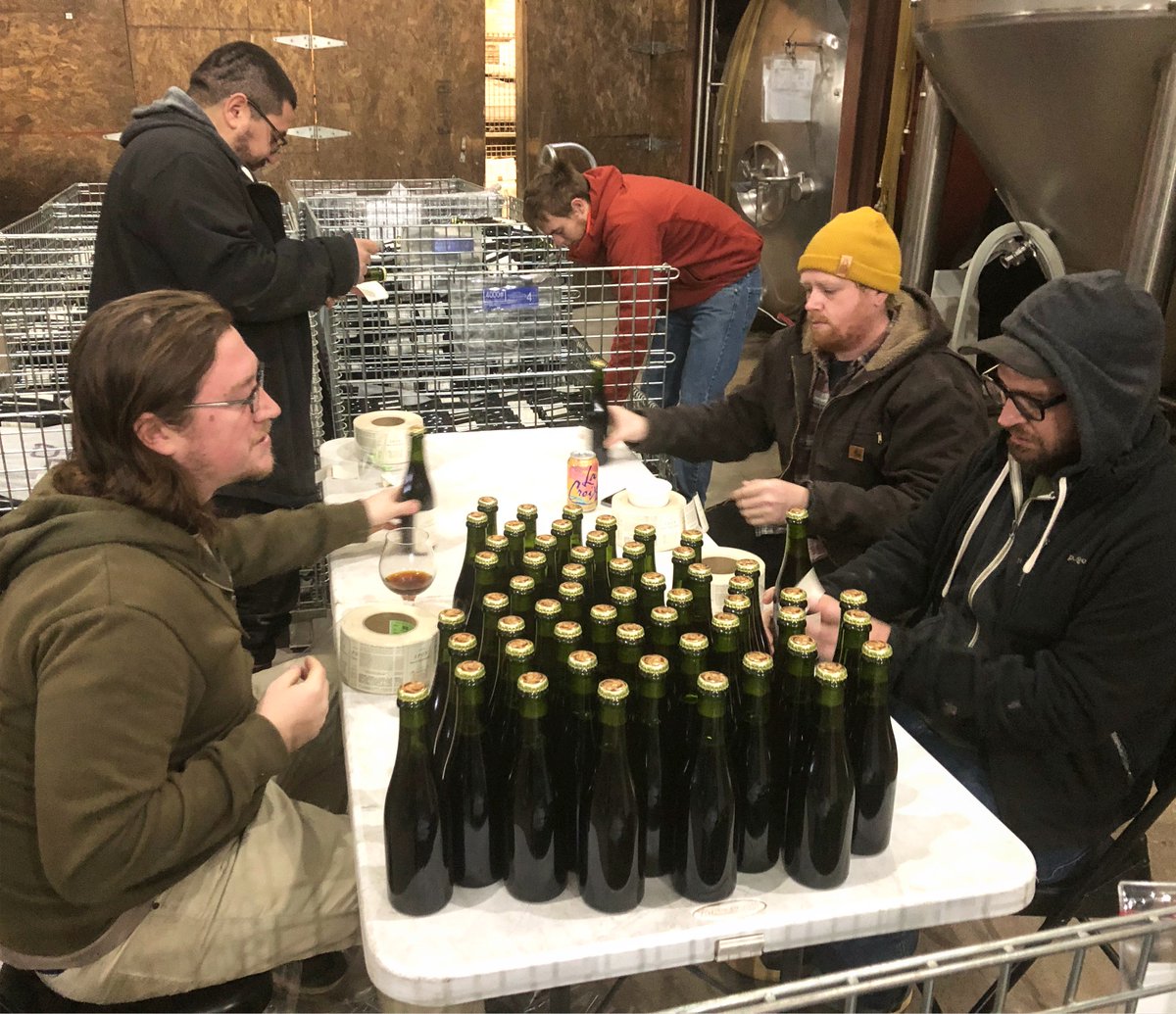 jesterkingbeer's tweet photo. Hand labeling SPON for SPON Day this Saturday!
https://t.co/zMYoICDLFI
#jesterking #spon #sponday #timeplacepeople https://t.co/1BlxFXSqIA