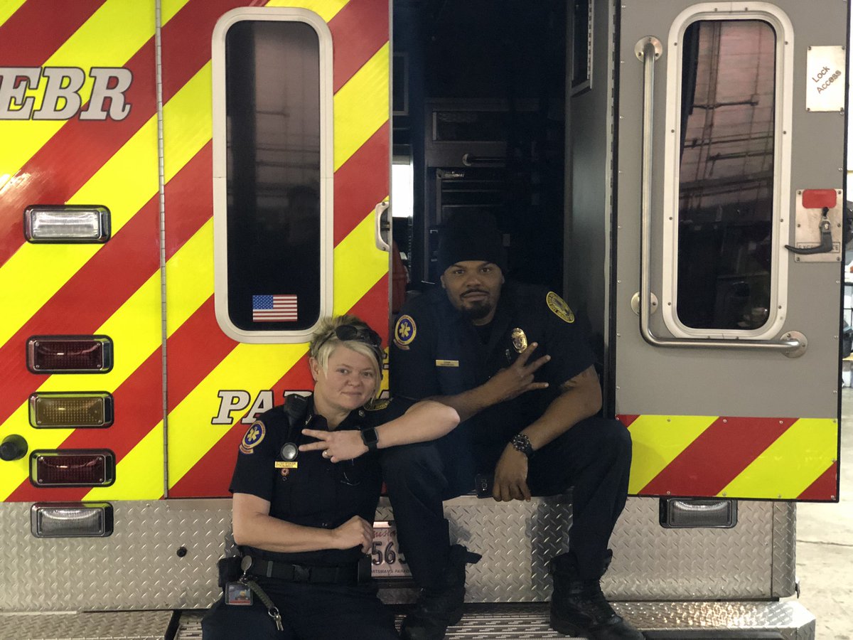 FRL_Lacey's tweet photo. Uh oh!!! Working with @nightwatchcoop today! #RedStickMedics #RedStick911 #NightwatchNation #EBREMS @BatonRougeEMS @44blue @AETV https://t.co/W4OQZuihYX