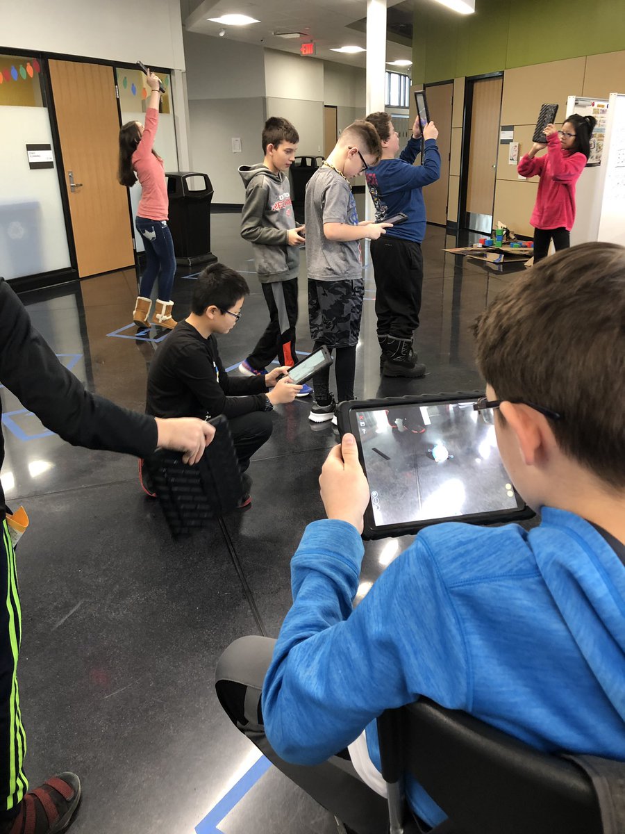 HPIPerrysburg's tweet photo. HPI is diving in all week to #HourOfCode #STEM #scfun #codinglife https://t.co/WsLgGmMOFb