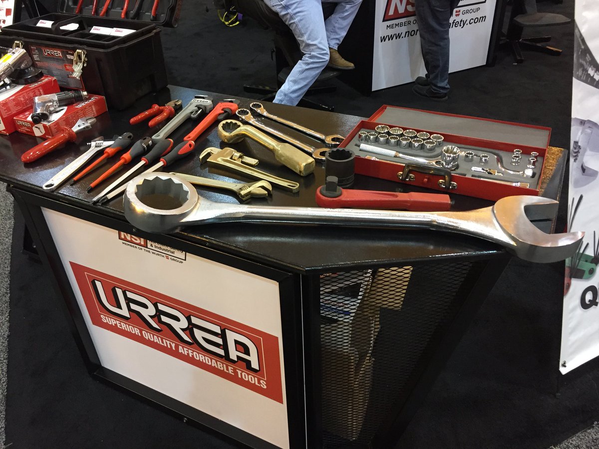 MainFilter's tweet image. #WorkBoatShow was a huge success! Thanks to everyone who stopped by our booth and for those that took time to speak with us. We made some great connections and some pretty great memories as well. (found my wrench and a sweet fishing boat!) @WorkBoatShow