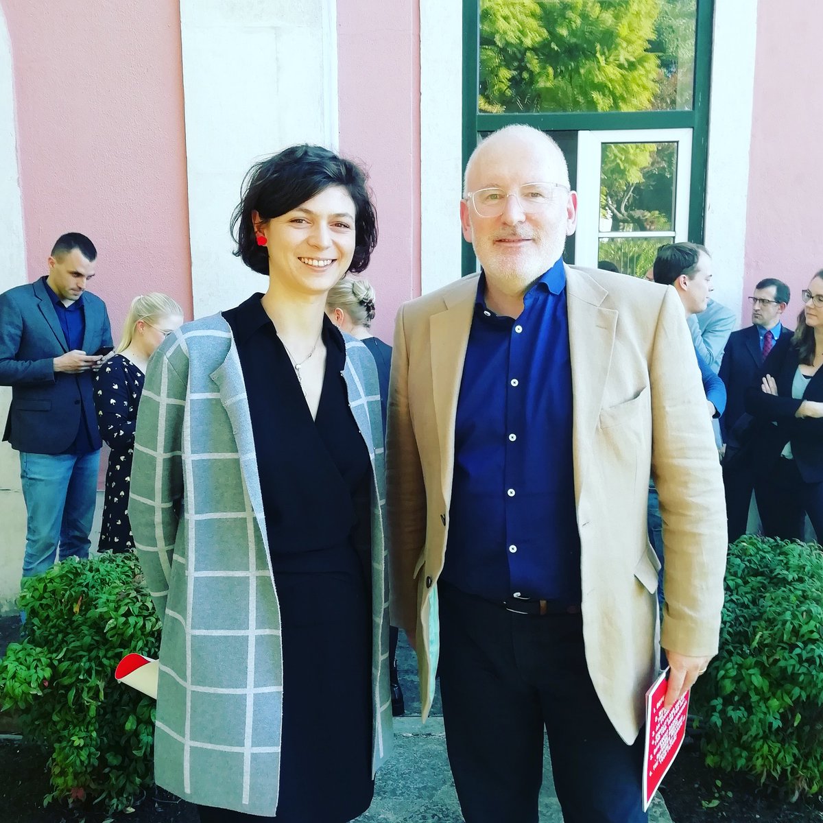 Wt our #spitzenkandidat @TimmermansEU!
I had the chance to ask him how would he implement the #SocialPillar. 
Gender equality, social justice and sustainability are the priorities that he set for his campaign📣✊ 
@PES_PSE @PartSocialista @fgsnazionale