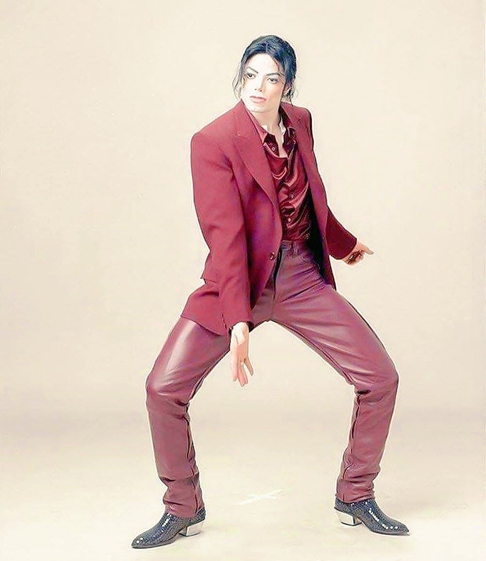 Closing this account soon. Please Follow me on Facebook Dedicated to Michael Jackson Group.  ✌🏻❤️