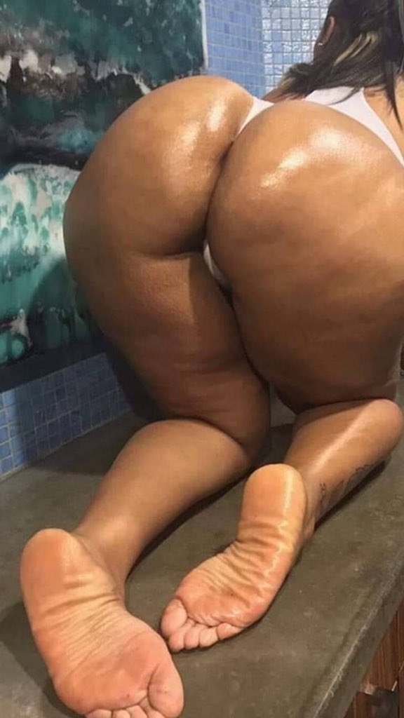_ImYourDvddy_'s tweet photo. #Doggystyle #All4s
#FromTheBack #Backshots
#AssumeThePosition
#BigAssBooty
#ThongThursday
#ThickThursday ✅ https://t.co/pENLSlsALG