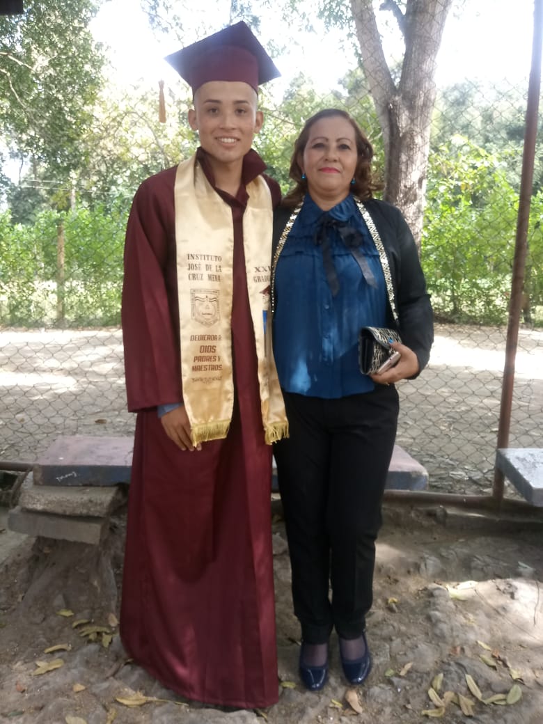 LucyMerlo7's tweet photo. #envictoriaseducativas #BachilleresEnVictoria Promoción de bachilleres, cumplimiento de nueatras Rutas Educativas@minednicaragua https://t.co/xTRLbSY4JY