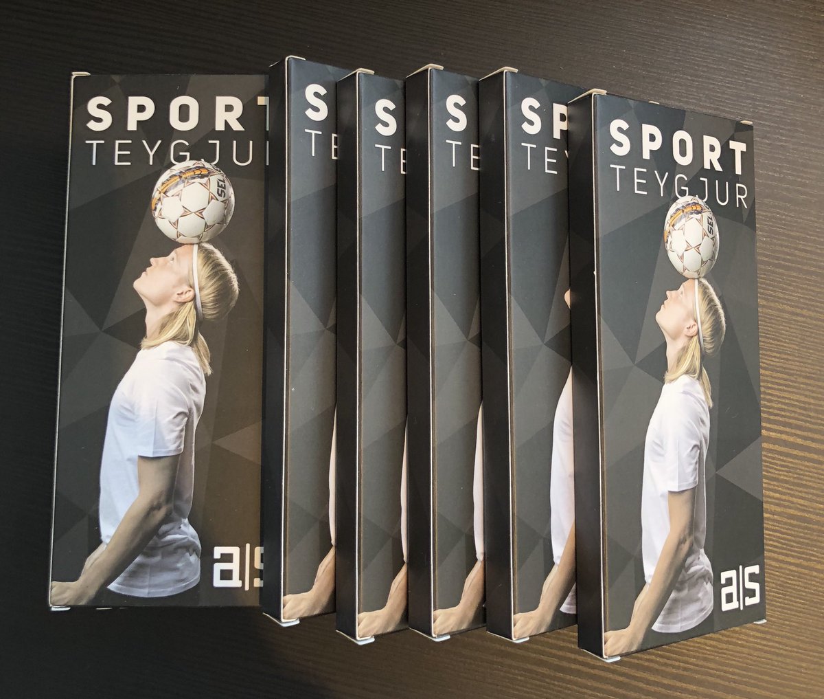 #sportteygjur nú fáanlegar í eftirfarandi búðum:
<a href="/Joiutherji/">Jói útherji</a> 108, Rvk.
<a href="/sportvorur/">Sportvörur</a> 201, Kóp.
<a href="/Toppmenn/">Toppmenn&Sport</a> 600, Ak.
Heimsending í DM/reply!