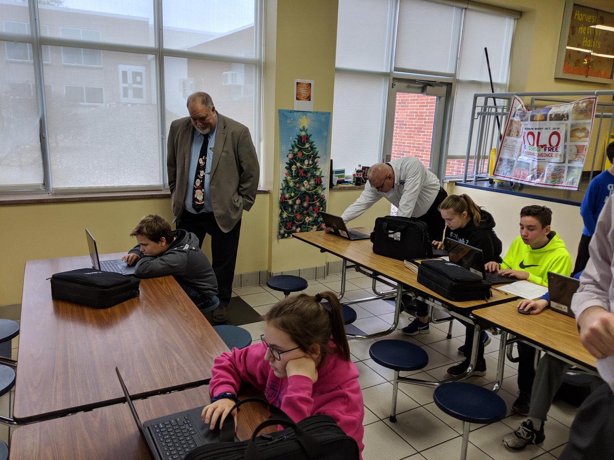 nparc25's tweet photo. #GJHS had a #DanceParty with #HourOfCode today! Thanks to Mayor Manus, @GreensburgDaily, Superintendent Hunter, @HondaIndiana /Sean for coding with us. @codeorg @hourofcode @GJHSPirates https://t.co/v8pNBkwbrA