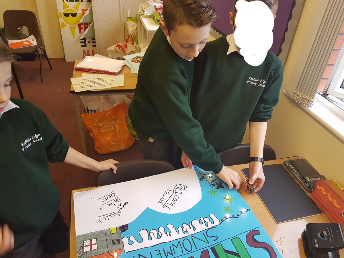 OakClass_RE's tweet image. We're busy this afternoon getting ready for The Christmas Fayre tomorrow! We can't wait! 🎄❄☃️🎅