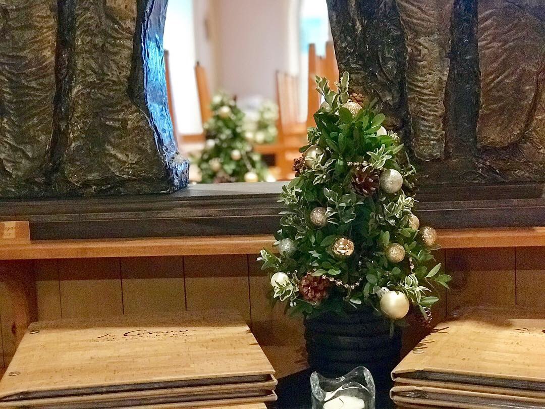 Countdown starts! 🎄🎄
.
.
.
#Christmas #blessed #lecaveaurestaurant #grandprewines #christmastree #christmasdecorations #Wolfville