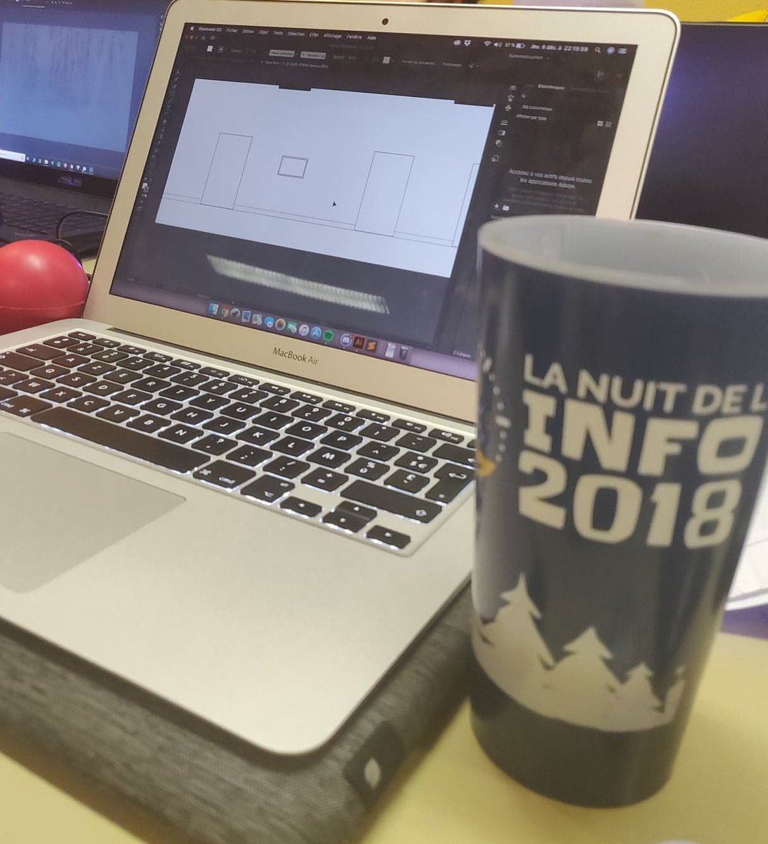 NotAnotherName1's tweet photo. On cherche activement des idées pour le défi #Ubishow d'@Ubisoft_fr ! #nuitinfo #DefiJobOpp cc @JobOpportunIT_ @nuitinfo https://t.co/KmtCN1j9NY