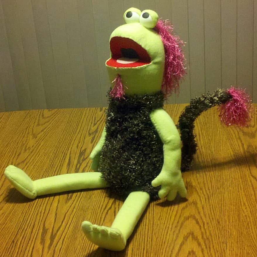 BigRagu75's tweet photo. #TBT to my Far Out Fraggle puppet! Now available in my Etsy store! Just follow the link in my bio! #fragglerock #green #beatnik #hippie #fraggle #muppetstyle #fleece #foam #fabric #fun #fur #yarn #muppet #puppet #custom #handmade #toy https://t.co/Wu0mSGdLF5