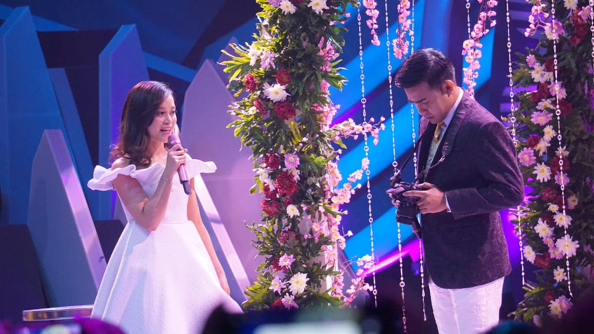 Siapa nih yang lagi nonton bareng mimin? 

#DAcademyAsia4
#LebihDariSelamanya