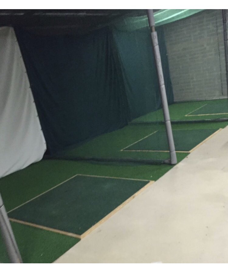 Practise in the heat at Spa Golf Club indoor practice facility!