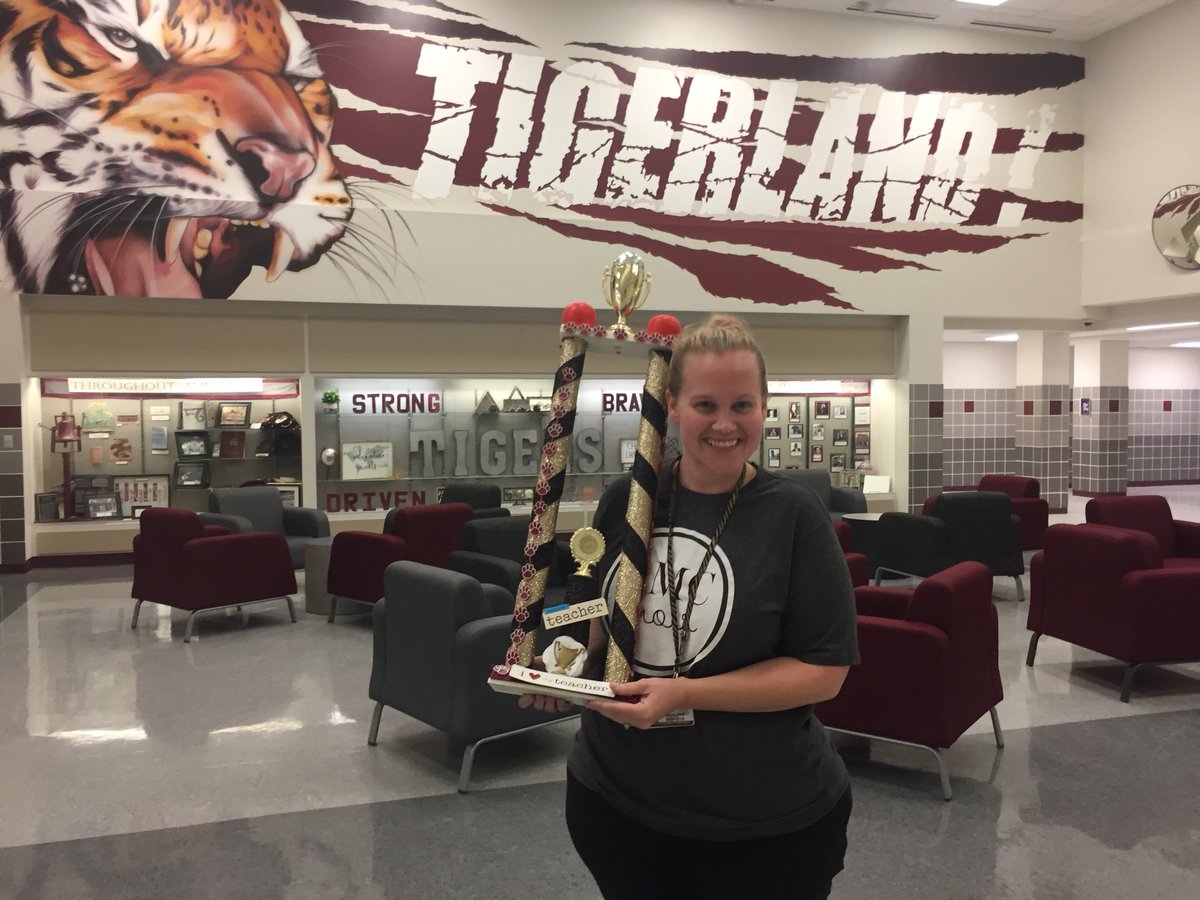 ConsolHS's tweet photo. Congratulations to Mrs. Ramos for receiving Teacher of the Month. You are an asset to @AMCHSWeb and to @AMConsolChoir. #WeAreConsol #DrivenbyPurpose https://t.co/5N8GToQO0a