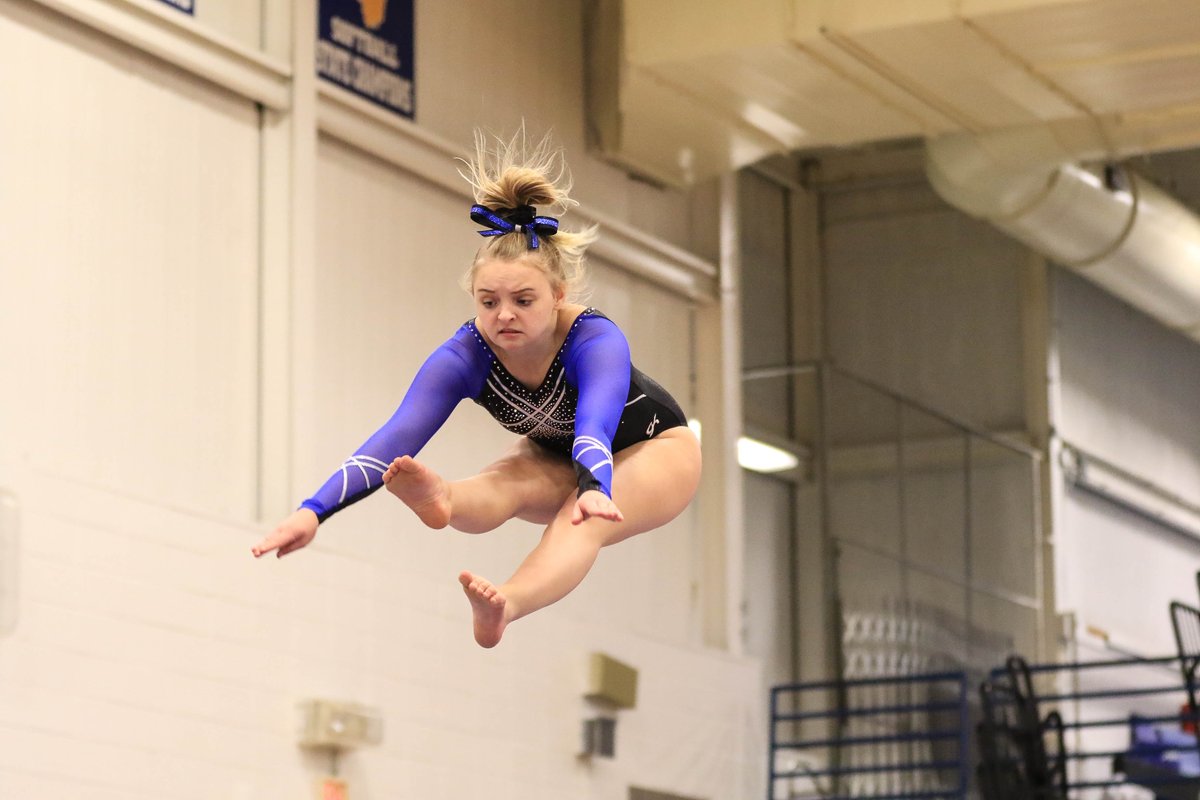 charlesbeardph1's tweet photo. First time shooting gymnastics in a long time for @SandburgHS and the @CSGymnastics team. Still getting used to the sport though. Quite a fun experience! On assignment for @victoryviews @EaglesAthletics @mvopsal https://t.co/eCI4y1YcwB