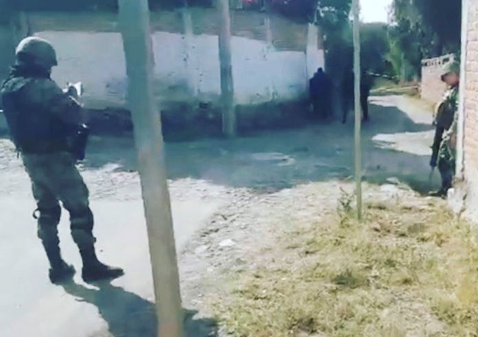 noticabos's tweet photo. Un ejecutado a media cuadra de una Escuela Primaria, El Rejalgar, Apaseo el Alto https://t.co/LwsWq9fVbI https://t.co/tXS4JIa4O3