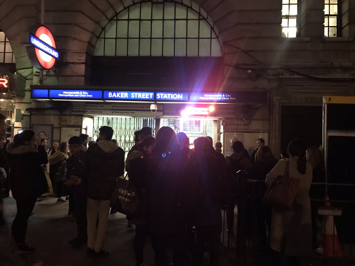 angelmijaan's tweet photo. Due to emergency #bakerstreet #underground station closed ! https://t.co/FifOk9f41O