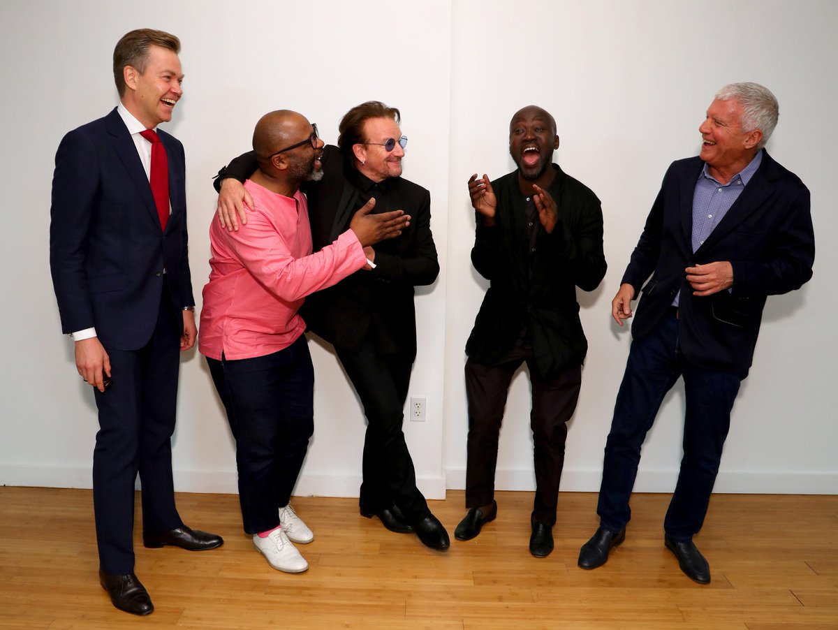 Gagosian's tweet photo. #REDAuction: Browse the @RED online auction before it closes tomorrow at 4pm EST! The third (RED) Auction, organized by Gagosian in partnership with (RED) and @Sothebys, raised $10.5 million to support the fight against AIDS. Preview the online-only lots: https://t.co/LxclIZsjXm https://t.co/6m7M3FTWEu
