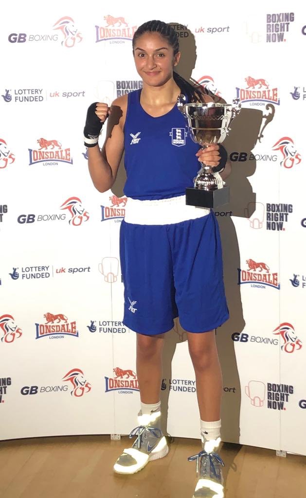alexleguevel's tweet photo. GB CHAMPION 2018! A textbook performance from @KHBC08’s Simran Kaur sees her win the 2018 GB Boxing Championships... And plenty of praise from Guest @BBCSport Commentator @boxingbuatsi! 🇬🇧🏆 Unanimous points decision. Well done Simmy! #KHBC 🥊🔶◼️ @gbboxing @England_Boxing https://t.co/q2yXz7nBfa