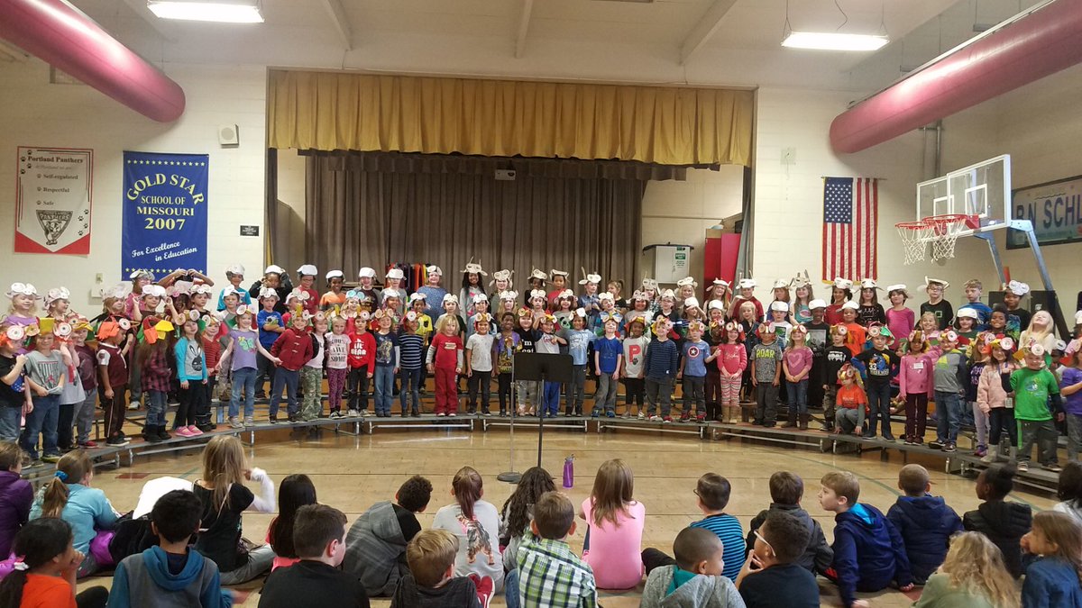 HAcklinMusic's tweet photo. @SPSPanthers Kindergarten, 1st, &amp; 2nd grade classes are ready to perform a #BarnyardMoosical tonight at 6pm in the @phstheatre_org auditorium. Ya’ll come on out ya hear!? 🎶😊🎶🤠🐷🐥🐮 https://t.co/6C1gBXBDSi