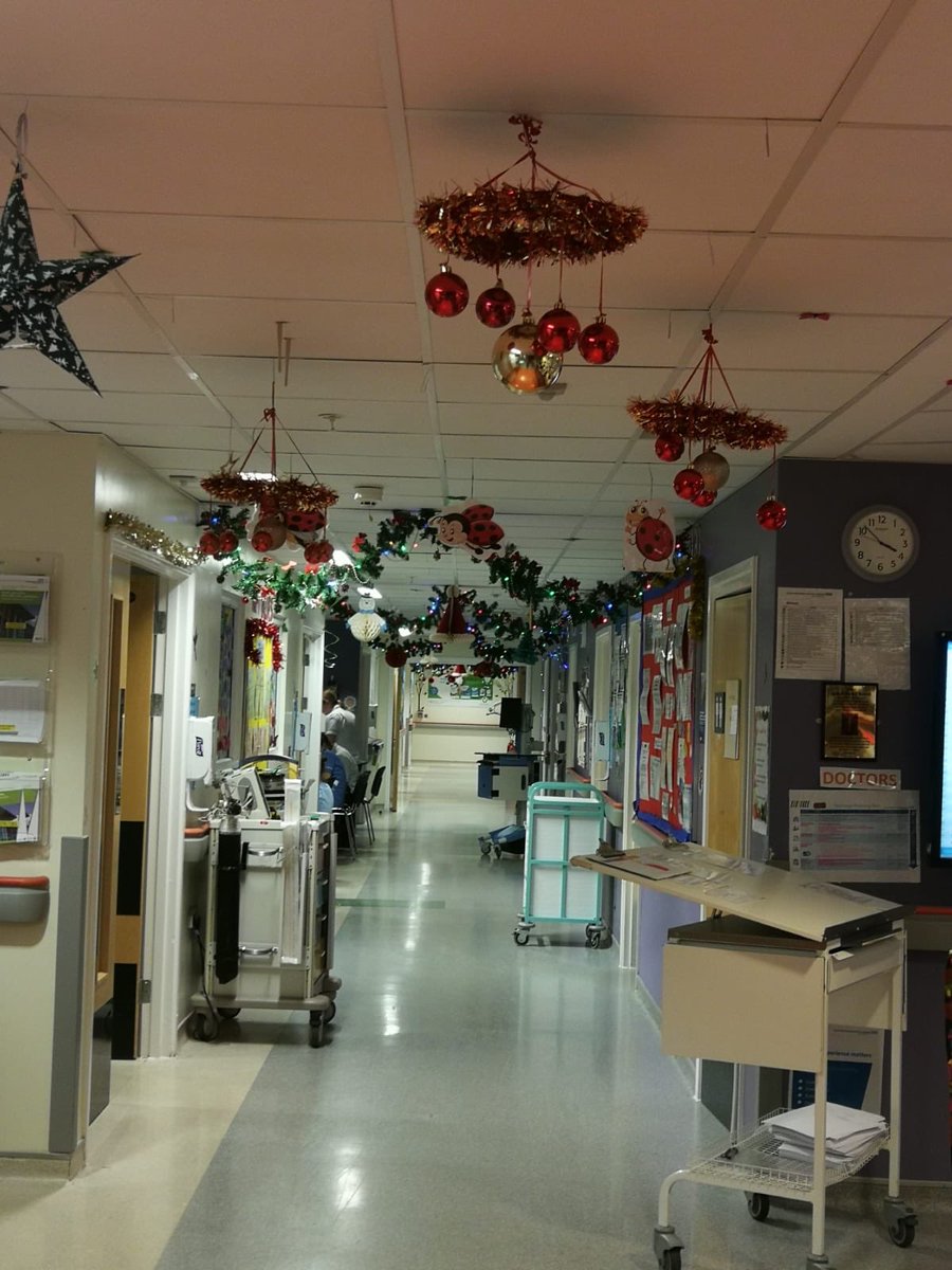 RMCH_Ward77's tweet photo. It’s starting to look a lot like Christmas on ward 77 thanks to the amazing play team and Helen #SantasSittingRoom #MagicPostBox 🎄📪🎅🏻 @yviemorley @kidneysforlife @RMCHosp https://t.co/rzoIQ3ccE1