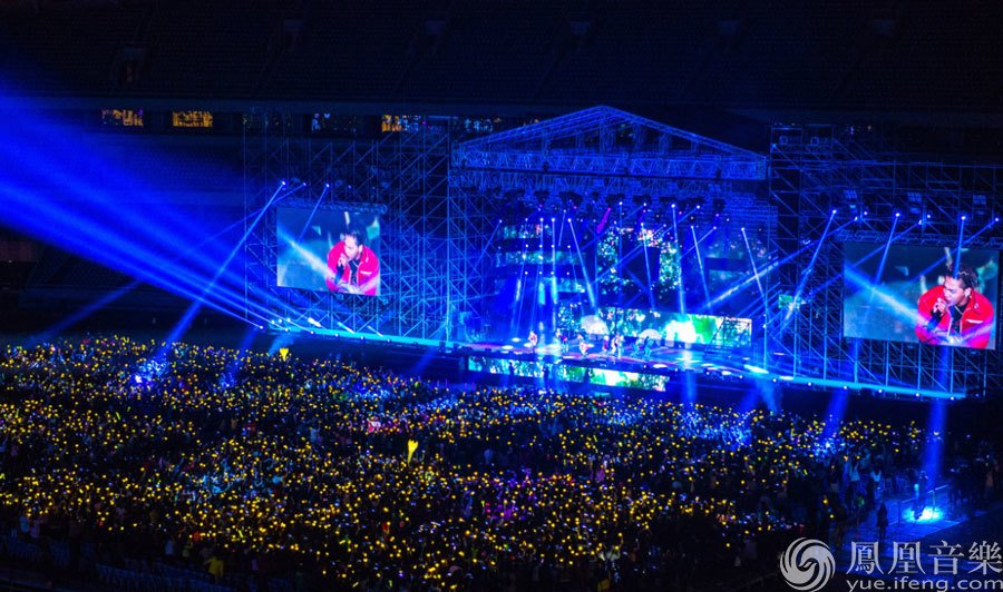 8KLIFE's tweet photo. 2016, BIGBANG set unusual record in the mainland market, becoming the first artist who had to cancel concert cuz of too many fans applied for tickets! "The venue was to small to guarantee the safety of the place/people, so it was cancelled." said the Police! it was a fan meeting https://t.co/lK7UVtvB3X