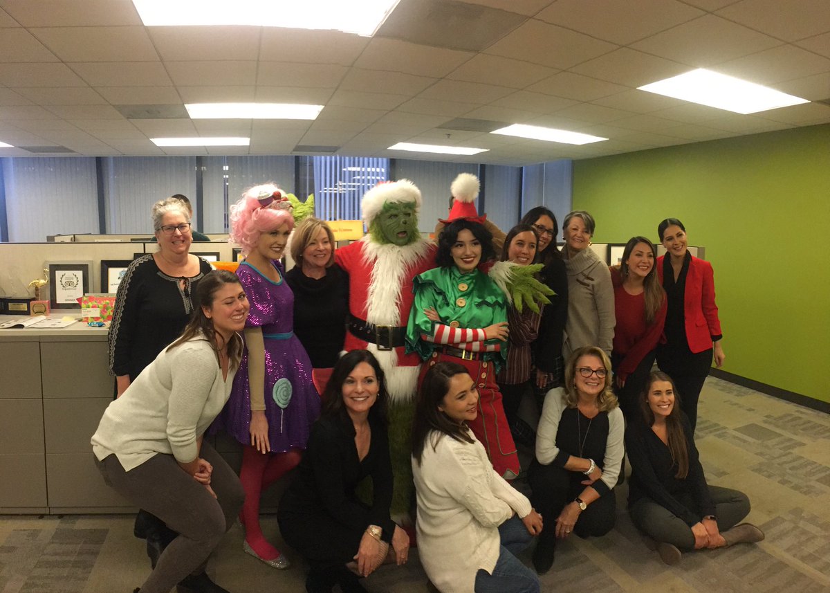 sdtaconnect's tweet photo. What a horrible surprise from the Grinch! Thanks @Padres @PetcoPark team for the awesome @donutbar treats! Happy holidays!!! https://t.co/2dPb58yLqi