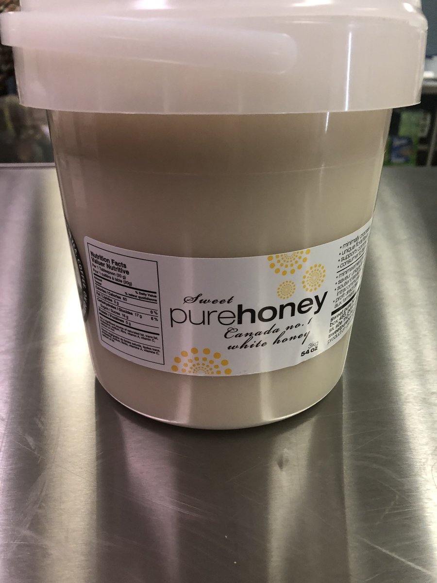 mhbrownbag's tweet photo. Thank you so much to our friend Stella from @sweetpurehoney for donating us a pail of your delicious honey! I’m sure the kids enjoyed a tasty treat today in their lunches 
#mhfoodbank #mhbrownbag #feedingkids #luncheshelpkidslearn #givingback #thankyou #medhat #mmmhoney https://t.co/V55aDWzd3u