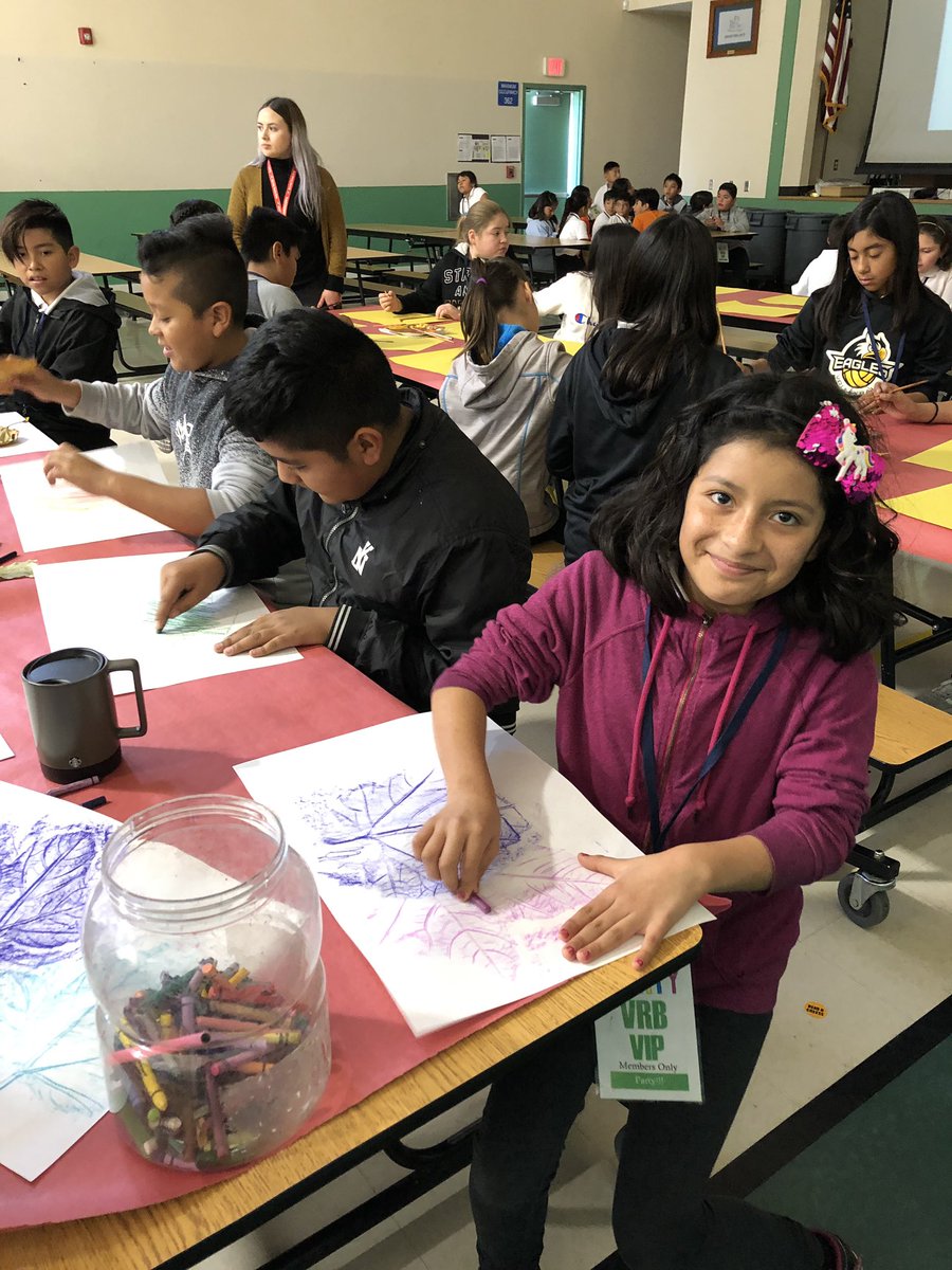 @VRBEagles PBIS monthly event, students creating fall art, fostering the whole child #vrbstrong #Alisalfuerte 💕🍁🍂