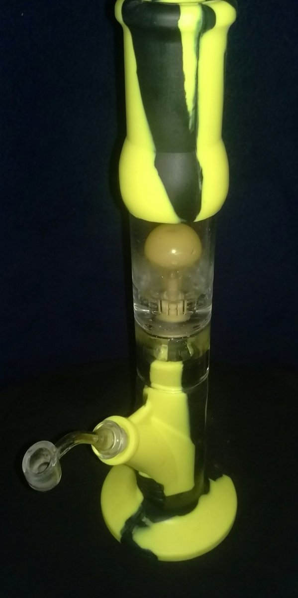 LiLi42O's tweet photo. Bout to have an awesome night with the new addition to the family!!!!
#weed #dabs #420 #wax #blazeit #smokeup #Marijuana #dabrig https://t.co/LYo0mplSaM