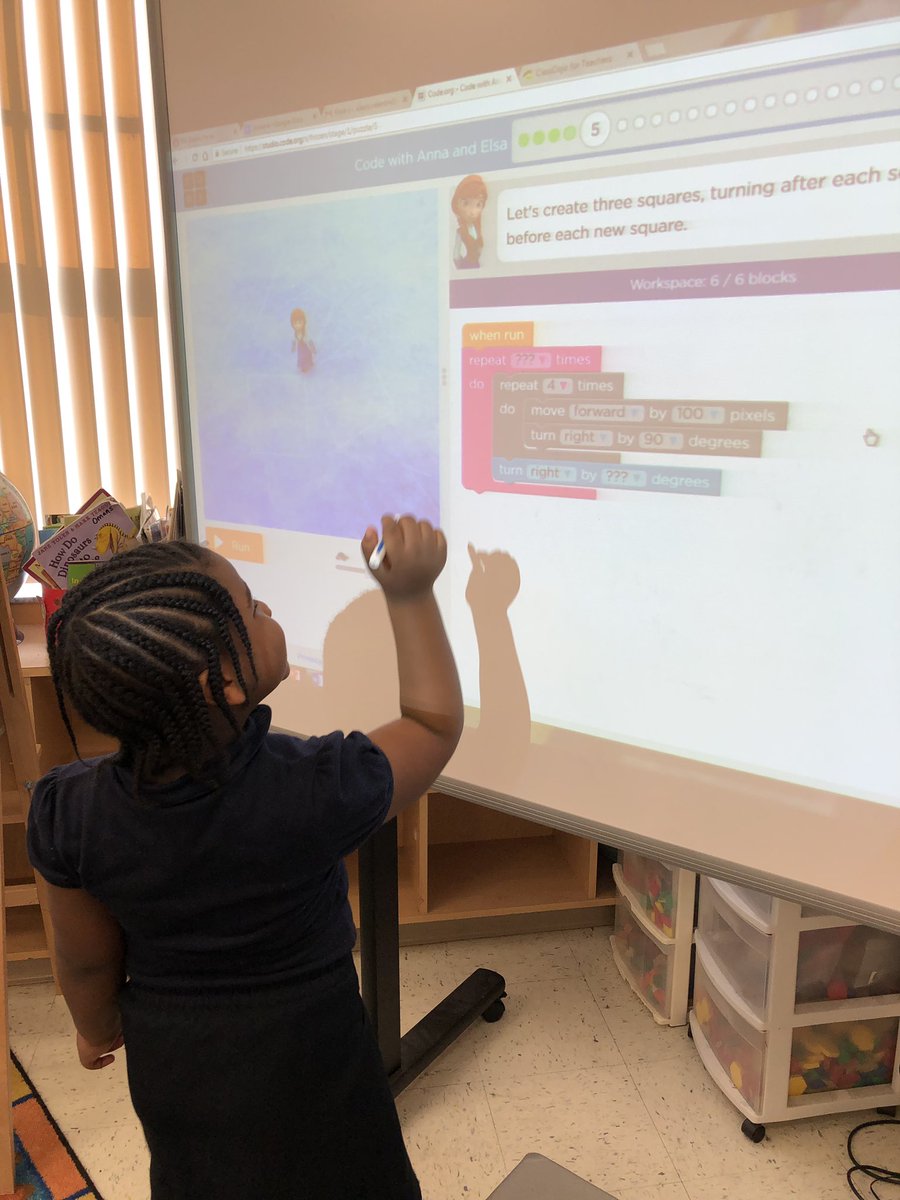 MrsValentinPBC's tweet image. The best part of coding is getting it wrong and watching the kids be persistent in solving the problem #HourOfCode #pbcsdCODE #GirlsWhoCode