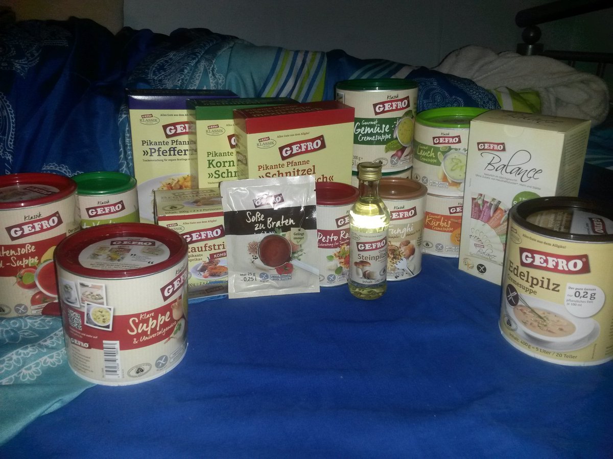 LumidaZ's tweet photo. Nach einem überaus bescheidenen Tag, kam ein Geschenkpaket einer Freundin an (sie hatte noch einen Gutschein übrig) Manchmal kommt etwas gutes grad zum richtigen Moment. Wenn der Stream um 19.30 noch schön wird, ist der Tag doch noch gerettet :) #gefro #stream #Suppenkasper https://t.co/xS8YqoUcWm