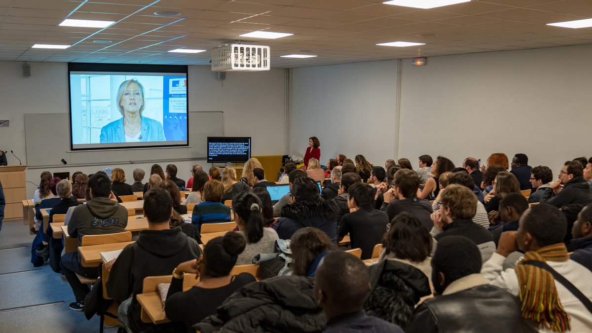 Efrei_Paris's tweet photo. .@Efrei_Paris a organisé sa 5ème journée de sensibilisation #Handicap dédiée aux troubles #Dys sous le haut patronage de la secrétaire d'état @s_cluzel
Avec la présence des partenaires : @VilleVillejuif @AusyFR @orange @essec @SocieteGenerale #LeMessageur #DyslexiquesDeFrance https://t.co/d0pagzYYKM