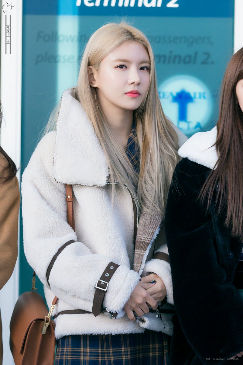 9uiding_star's tweet photo. 181206 ICN 출국 2pic

나영님 미모가 눈부셔서 자려고 누웠다가 벌떡일어났지모야

@gu9udan #구구단 #나영 #NAYOUNG #ググダン #ナヨン https://t.co/0wZek1HgZ9