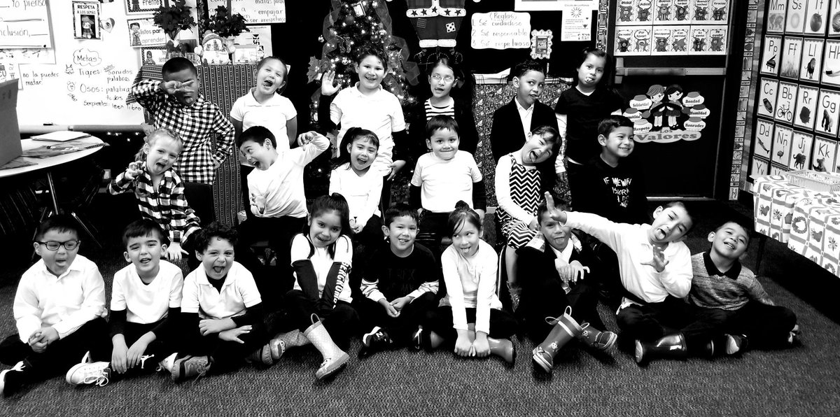 loeragranados's tweet photo. Black and white outfits #schoolspiritdays @FeasterCharter #FeasterDI #feasterlearns https://t.co/r7rGBhPOtq