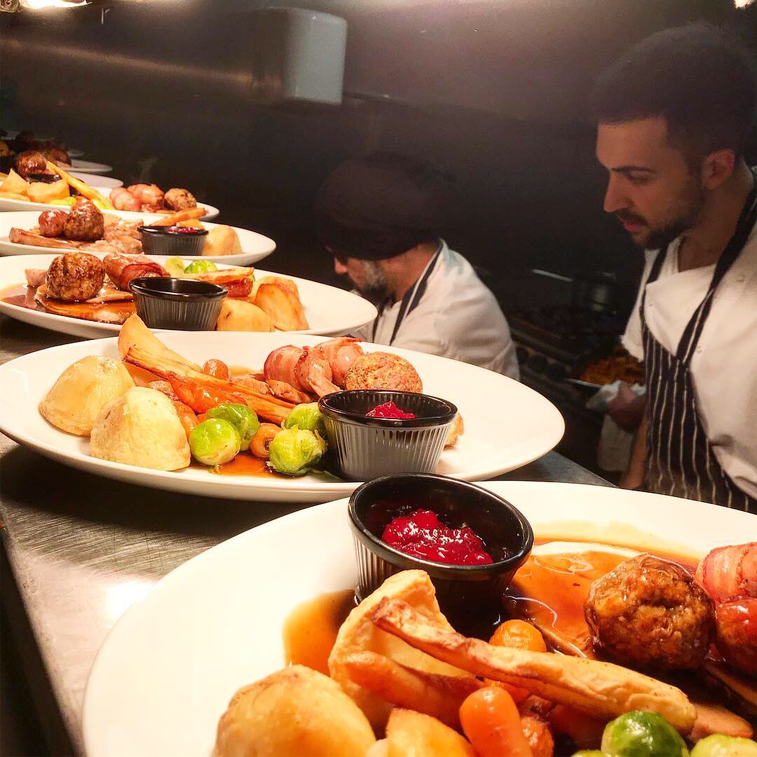 whbrewpub's tweet photo. #seasonsgreetings 👋 Our #christmas #dinners have begun!!! 
#christmascheer all around with our delicious three course meal including our own favourite #turkey dinner with roast vegetables and stuffing!!! 
😍😍😍
Book on 02077902894 or email us at whitehartbrewpub@hotmail.com https://t.co/Ey6uZtp2HB