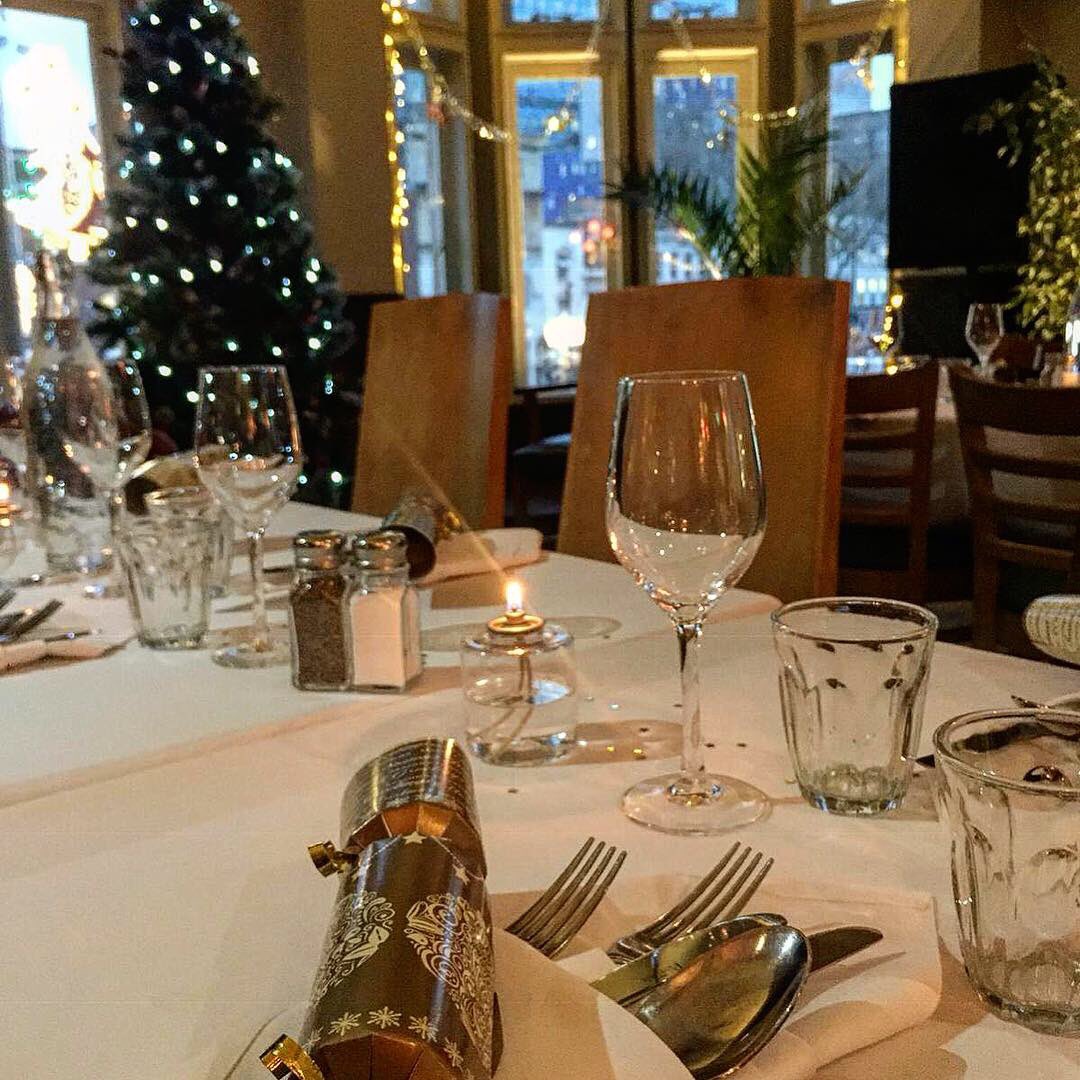 whbrewpub's tweet photo. #seasonsgreetings 👋 Our #christmas #dinners have begun!!! 
#christmascheer all around with our delicious three course meal including our own favourite #turkey dinner with roast vegetables and stuffing!!! 
😍😍😍
Book on 02077902894 or email us at whitehartbrewpub@hotmail.com https://t.co/Ey6uZtp2HB