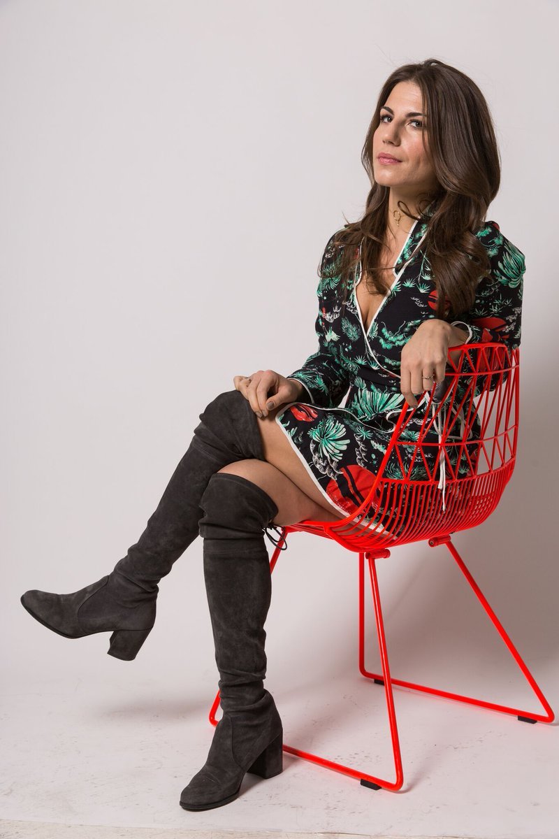 NightLateShow's tweet photo. Pop Culture. Politics. Ariana Grande. What more do you need? @laurenduca is hosting @NightLateShow! Snag your tickets for Dec 12 @ 11pm, and we'll see you in a week at @ucbtny in Hell's Kitchen #highponytailsonly
https://t.co/sPf28IUnv1 https://t.co/KwCH9dmffu
