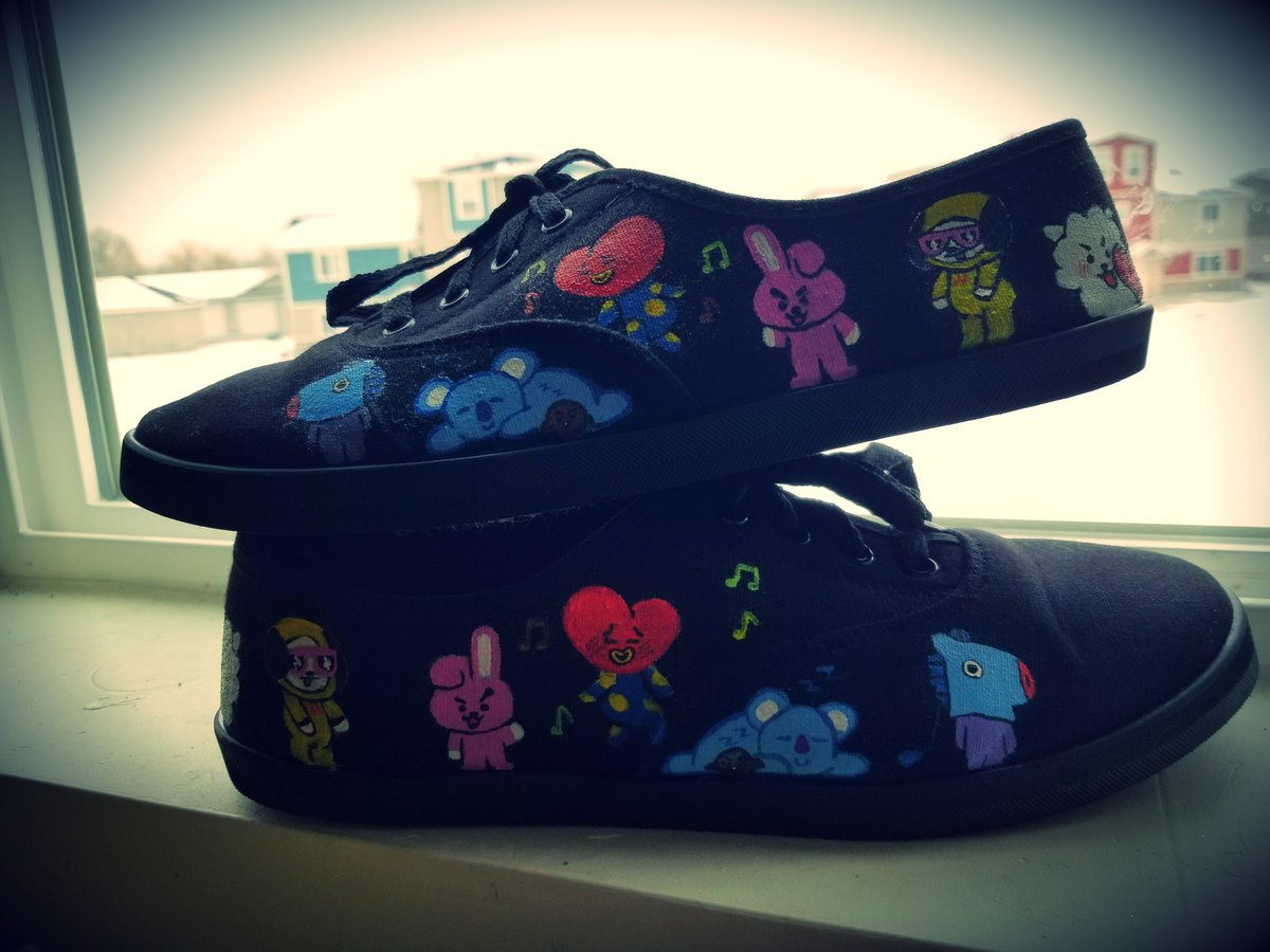 KpopScentsation's tweet photo. So I hand painted some #BT21 shoes! I'm happy with how they turned out 😊

#BTS @BTS_twt #BTSARMY #BTSART #bt21art #btsshoes #handpainted https://t.co/3OxMYQGJP2