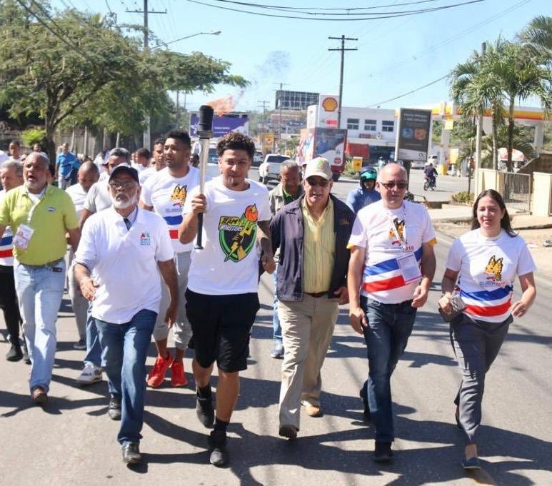 ashlie_mateo's tweet photo. Hoy inician los Juegos Nacionales!
@rosamarte12 
@Elreydelaradio 
#ApoyoLosJuegosNacionales https://t.co/l8RTmz3PYS