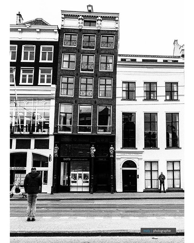 studiomely's tweet photo. La règle des tiers .
Photo : Christophe Mely - Lieu : , Amsterdam
.
.
Reportage Architecture : 06 16 34 25 39
.
. #Archifail #Archifun #Architecture #Built #Bâtiment #Construction #Construit #Noiretblanc #Perspective #lignedefuite #pentaxphoto #studiomely #Pentax https://t.co/I5J9O3Z0rs