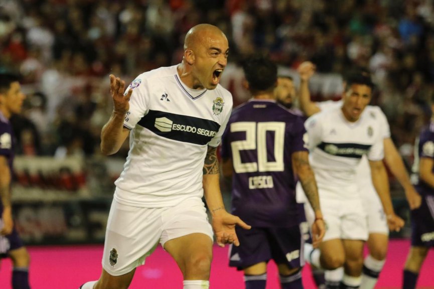 TotalEnergiesAR's tweet photo. Los dos equipos tuvieron partidos claves en el camino a la #FinalTOTAL. @CARCoficial eliminó a su clásico rival, @CANOBoficial, mientras que @gimnasiaoficial dejó en el camino a @BocaJrsOficial y a @CARPoficial https://t.co/Lj7UEmAego